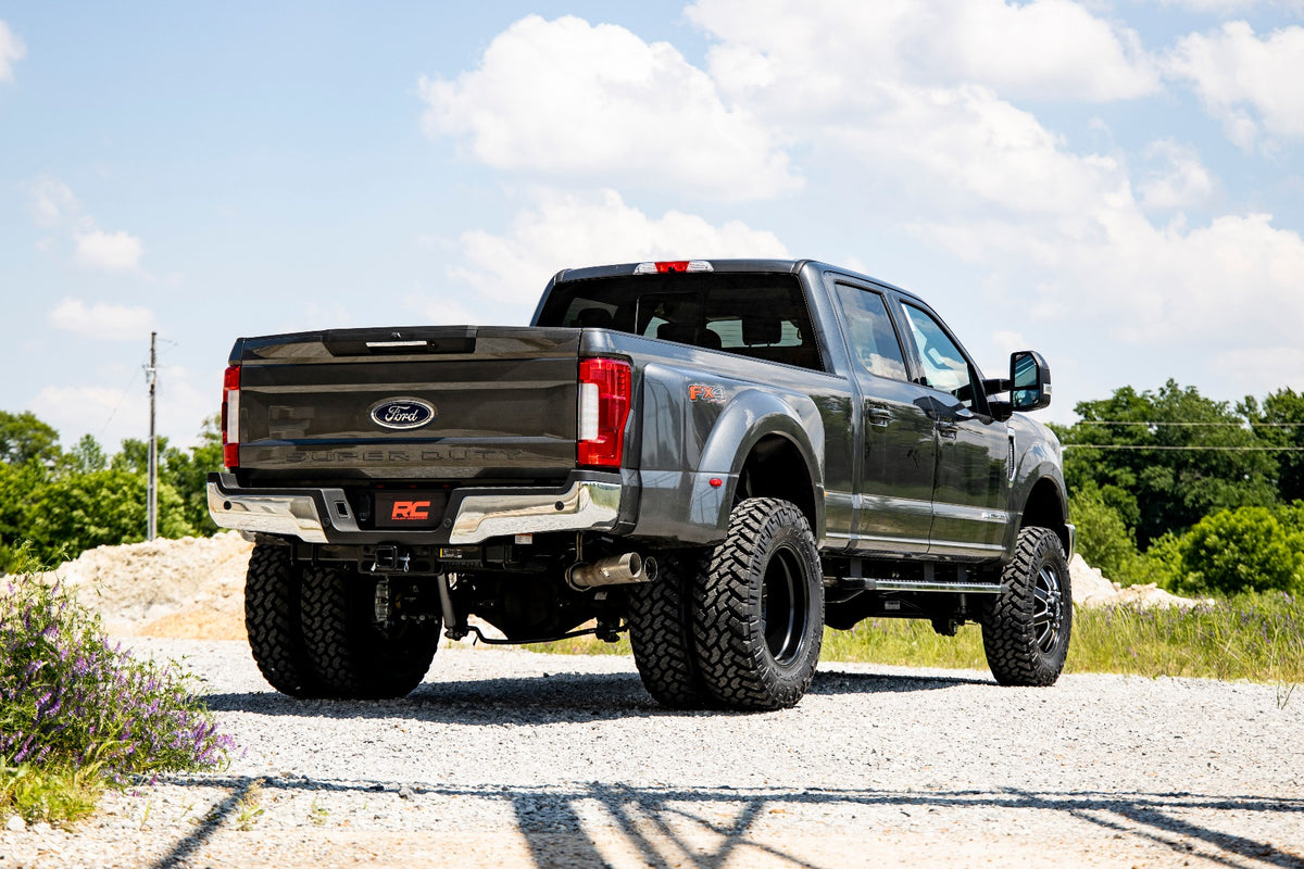 Rough Country 4.5 Inch Lift Kit | Dually | Ford Super Duty 4WD (2017-2022)