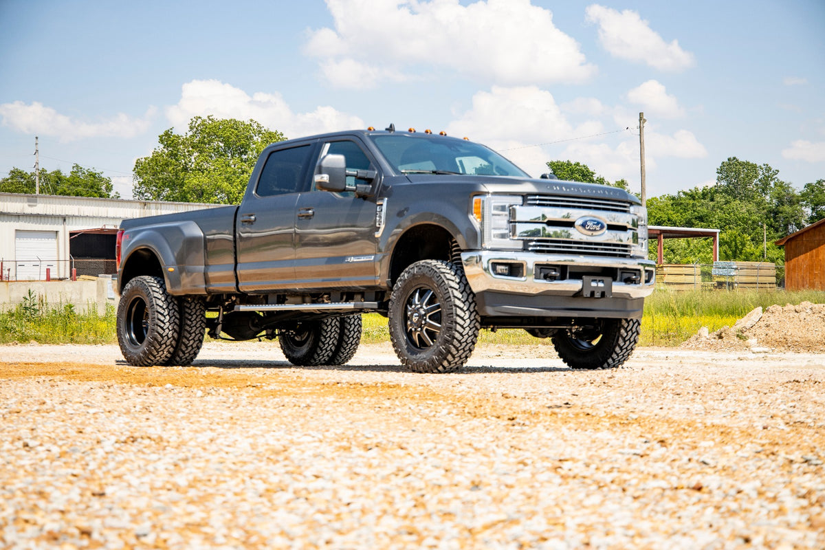 Rough Country 4.5 Inch Lift Kit | Dually | Ford Super Duty 4WD (2017-2022)