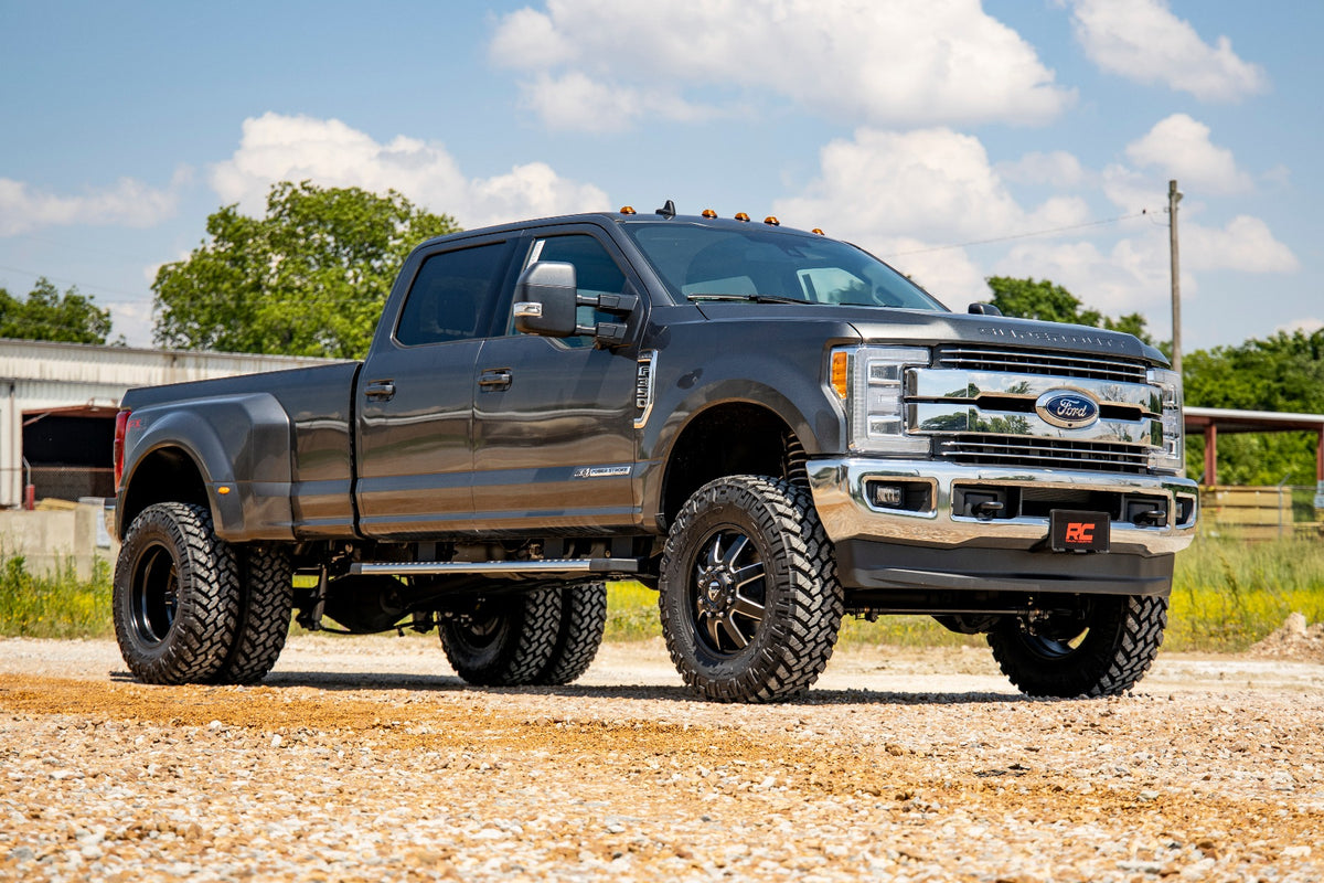 Rough Country 4.5 Inch Lift Kit | Dually | Ford Super Duty 4WD (2017-2022)