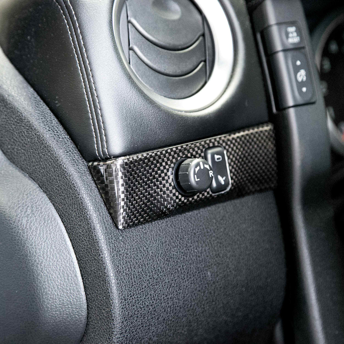 Seibon Carbon Fiber interior trim set for 2009-2016 Nissan GT-R (6-Piece Set)