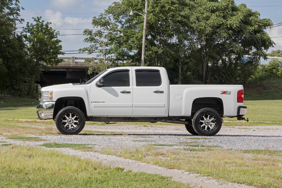 Rough Country 3 Inch Lift Kit | Chevy/GMC Sierra/Silverado 2500 HD Suburban/Yukon XL 2500 (01-10)