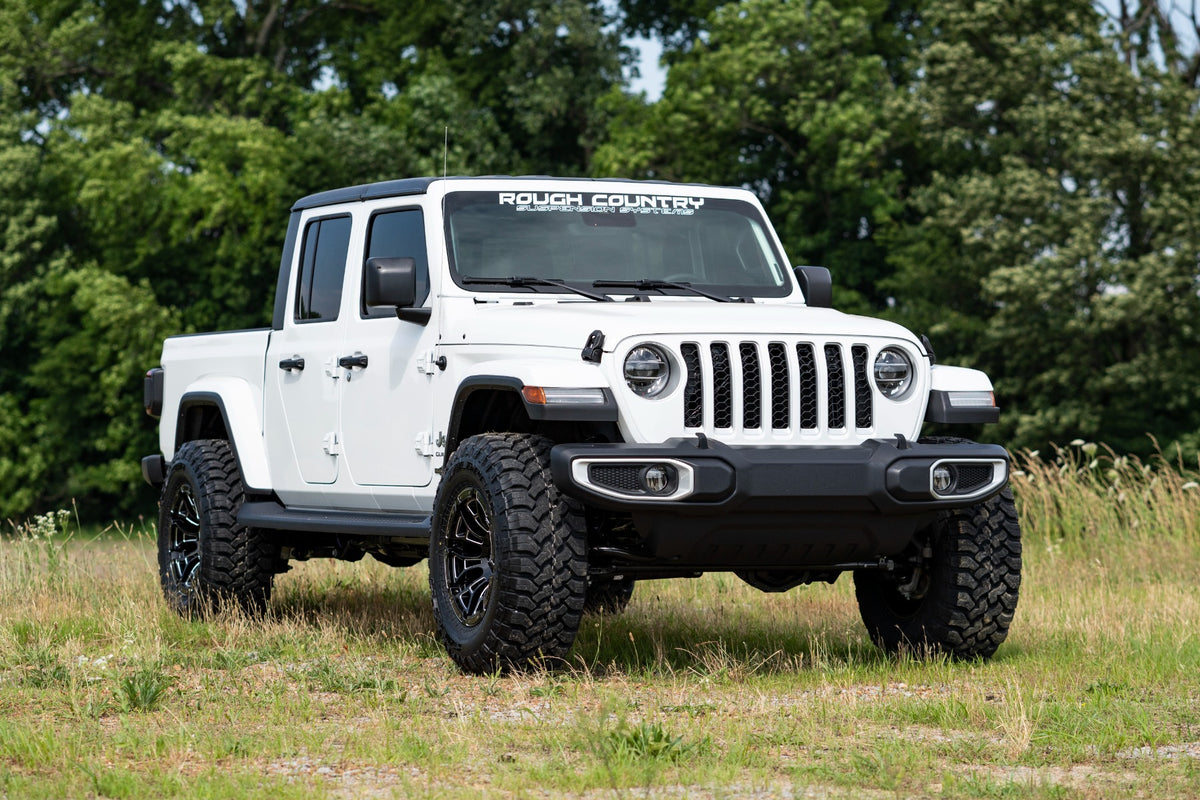 Rough Country 2.5 Inch Leveling Kit | Jeep Gladiator JT 4WD (2024-2026)