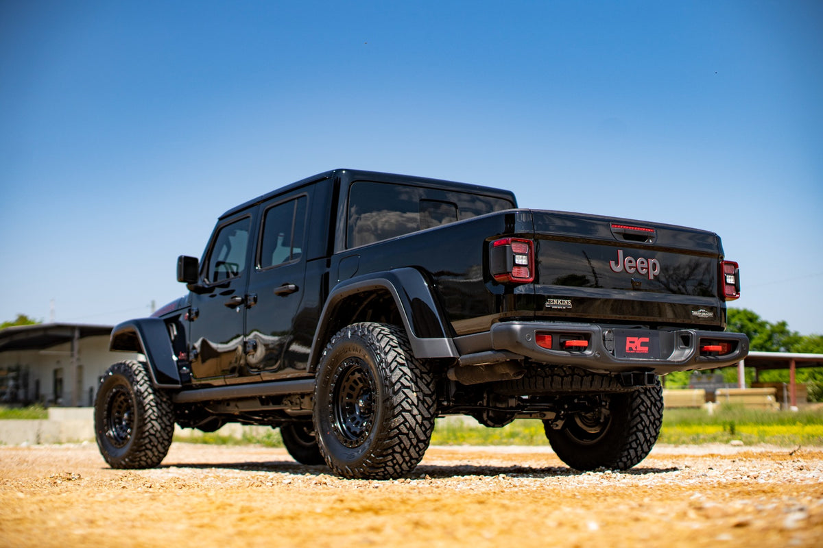 Rough Country 2.5 Inch Leveling Kits | Jeep Gladiator JT 4WD (2024-2026)