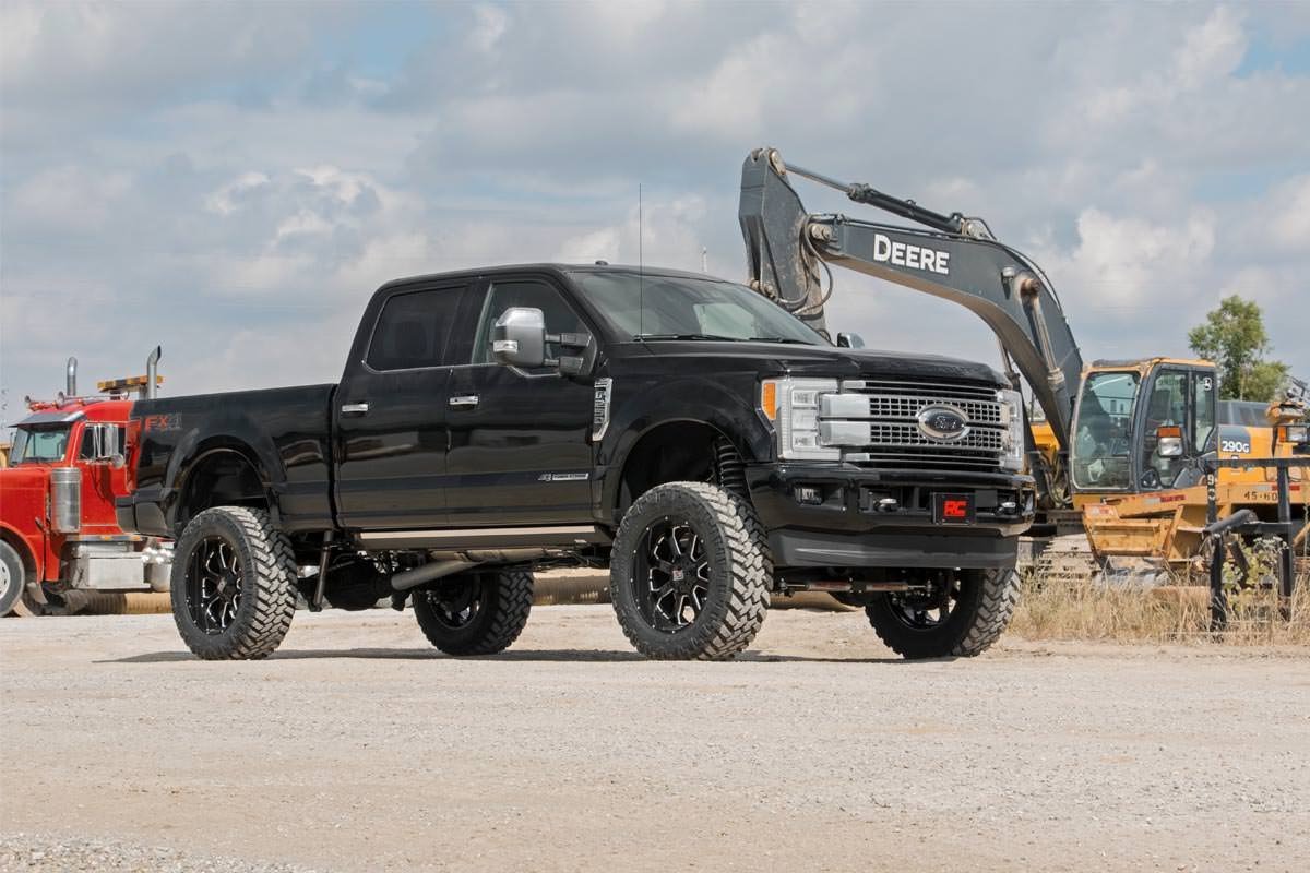 Rough Country 6 Inch Lift Kit  | Ford F-250/F-350 Super Duty 4WD (17-22)