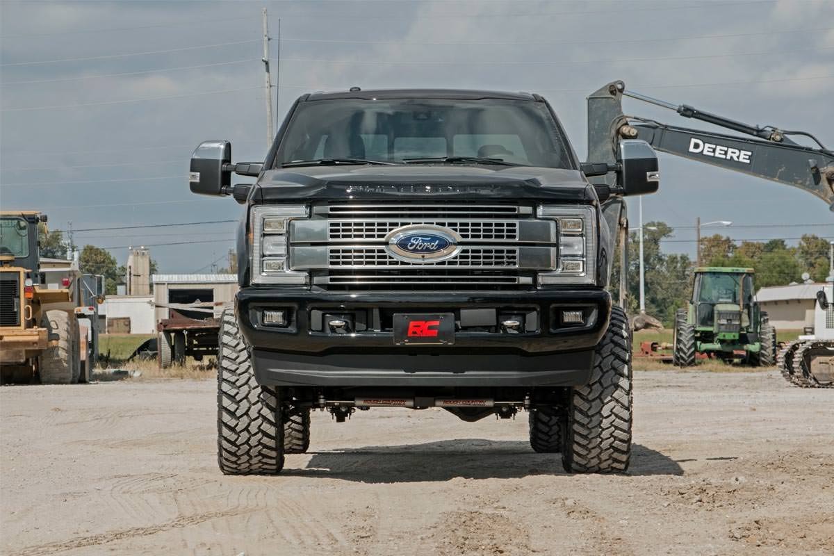 Rough Country 6 Inch Lift Kit  | Ford F-250/F-350 Super Duty 4WD (17-22)