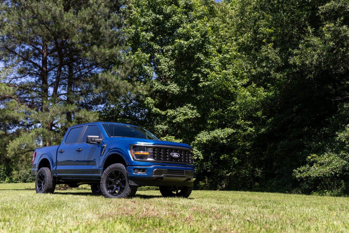 Rough Country 3 Inch Lift Kit | Forged UCA | Ford F-150 2WD (2021-2026)