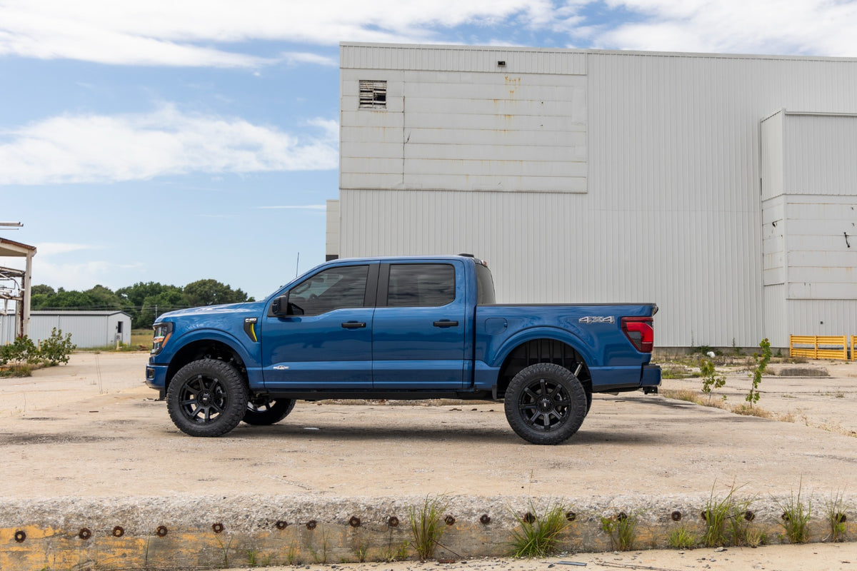 Rough Country 3 Inch Lift Kit | Ford F-150 4WD (2021-2026)