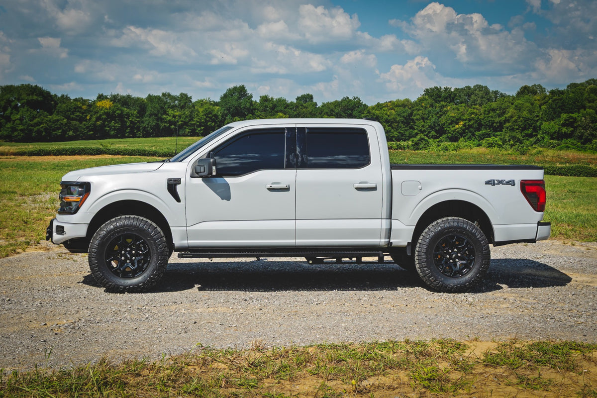 Rough Country Traction Bar Kit | 3-6 Inch Lift | Ford F-150 4WD (2021-2026)