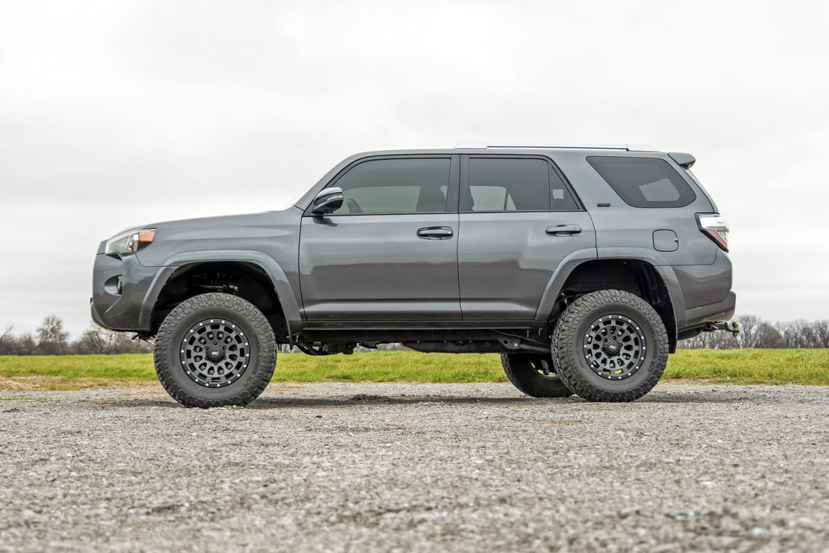 Rough Country 4.5 Inch Lift Kit | Toyota 4Runner 2WD/4WD (2015-2020)
