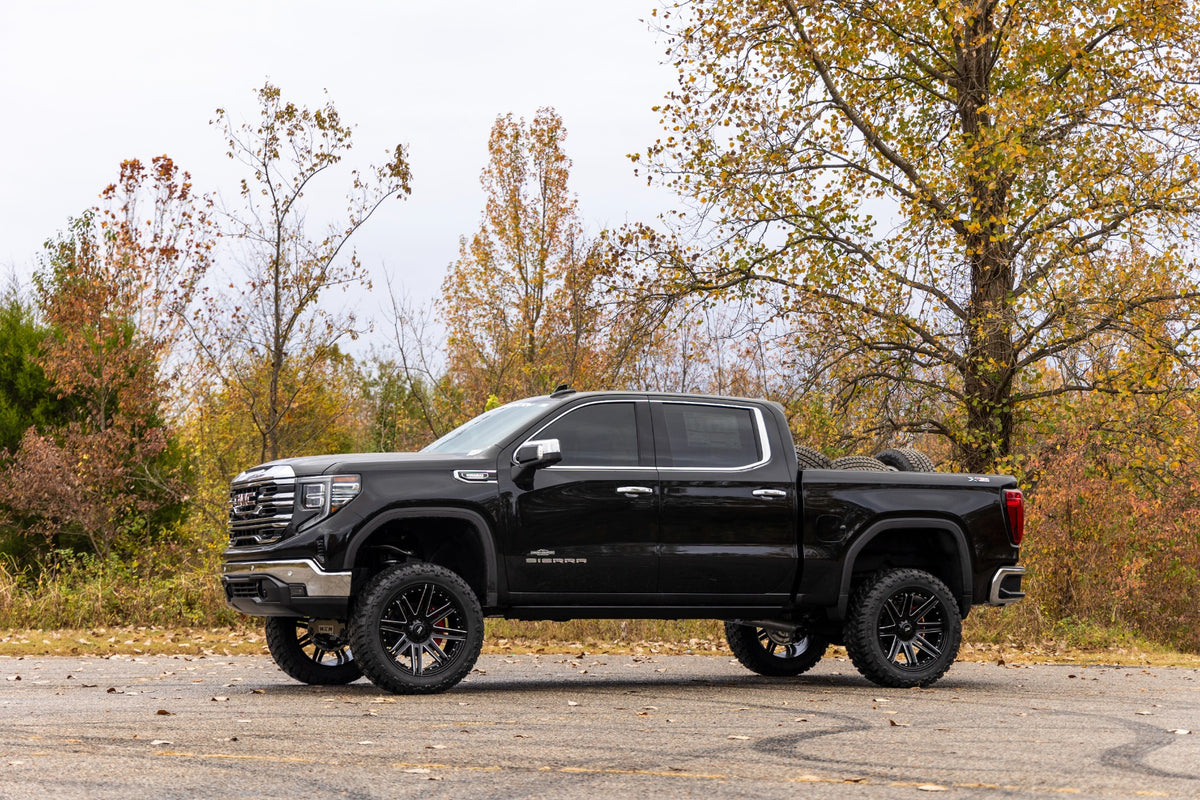 Rough Country 6 Inch Lift Kit | GMC Sierra 1500 4WD (2025-2026)
