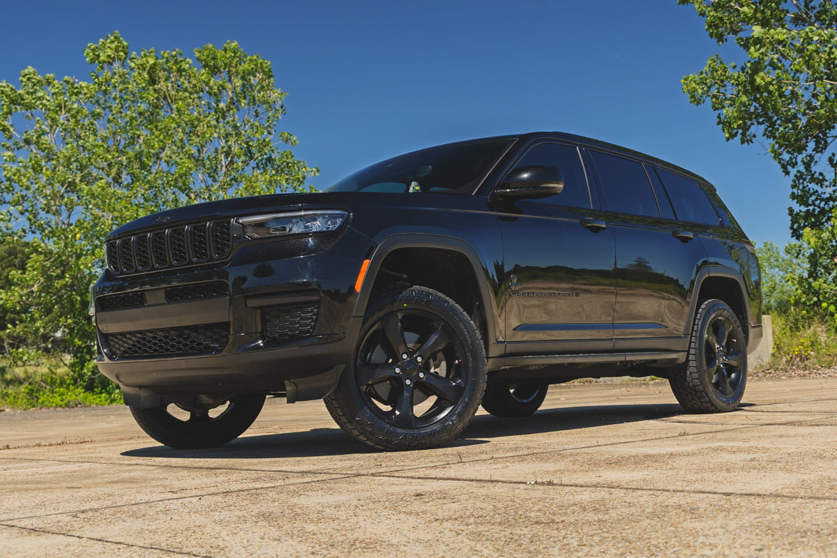 Rough Country 2 Inch Lift Kit | W/O Air Suspension | Jeep Grand Cherokee L 2WD/4WD (2021-2026)