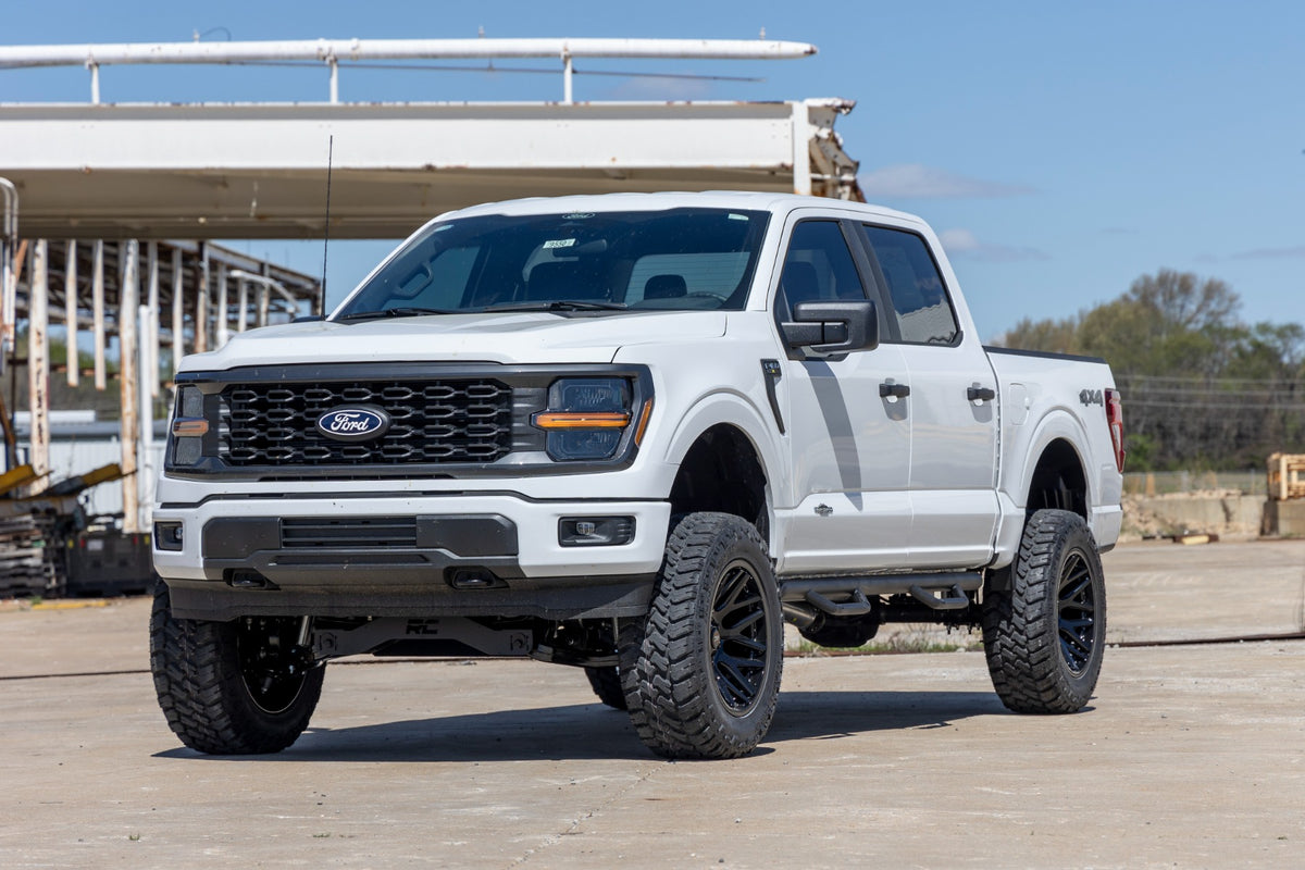 Rough Country 6 Inch Lift Kit | Ford F-150 4WD (2021-2026)