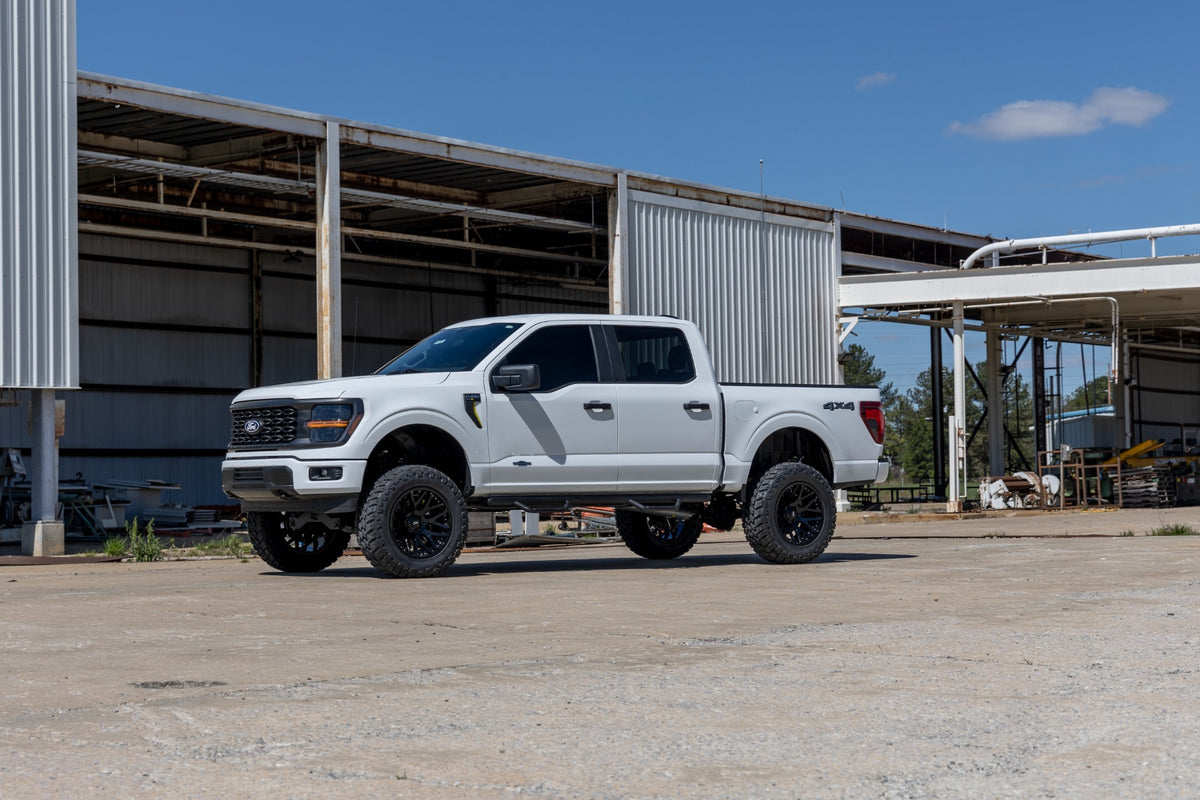 Rough Country 6 Inch Lift Kit | Ford F-150 4WD (2021-2026)