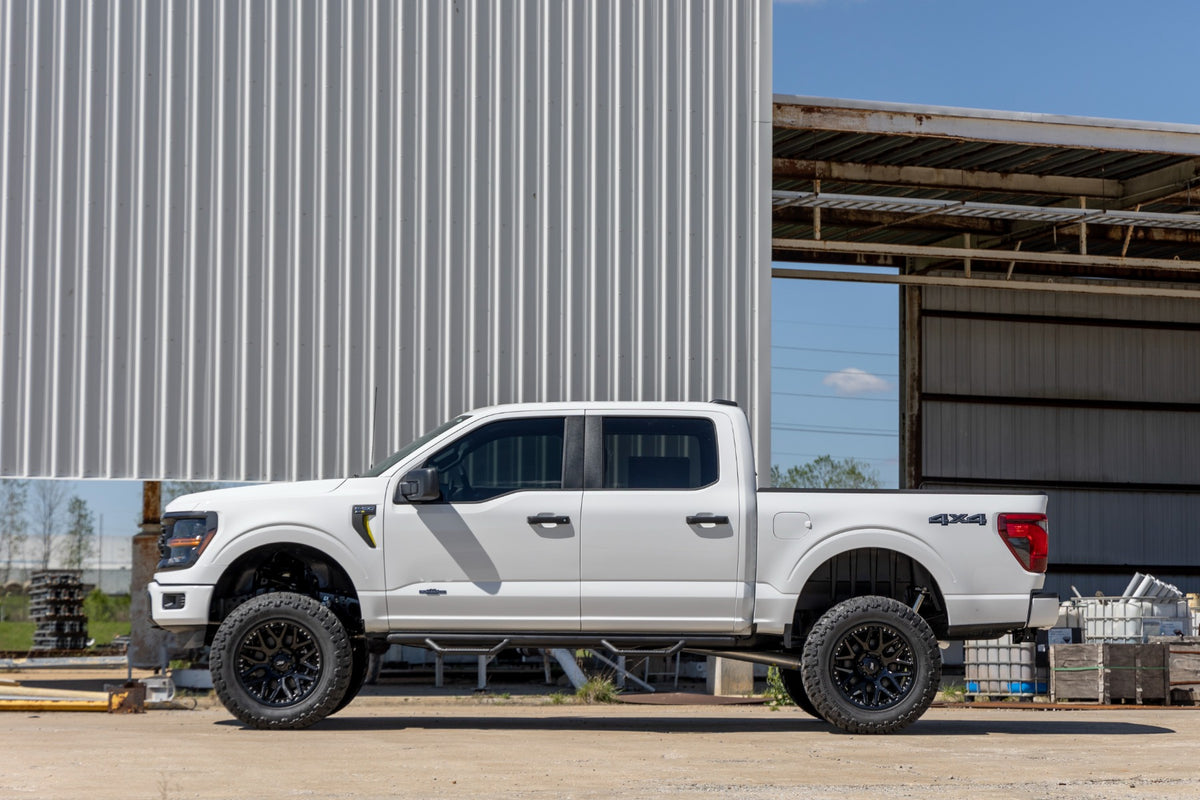 Rough Country 6 Inch Lift Kit | Ford F-150 4WD (2021-2026)