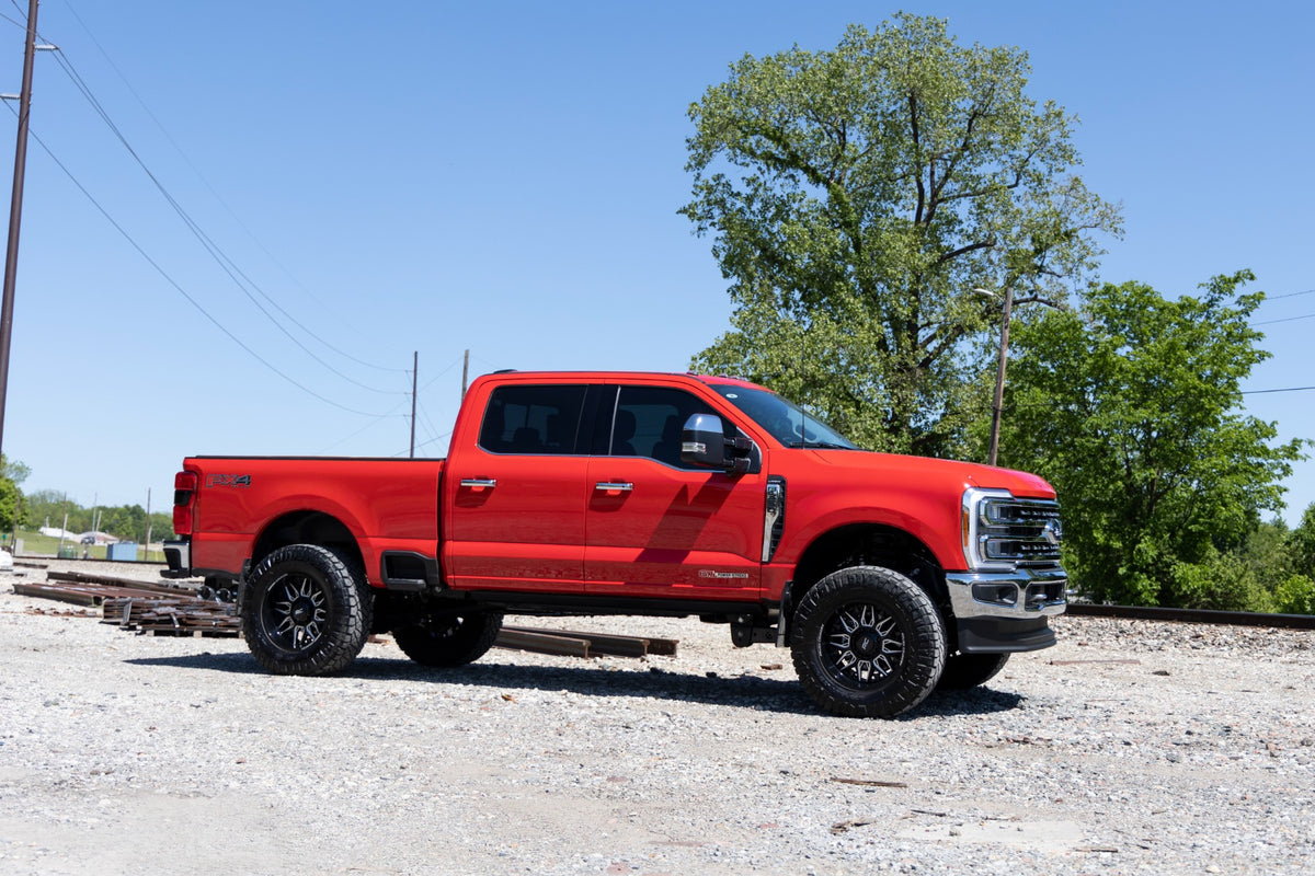 Rough Country 3 Inch Lift Kit | Ford F-250 Super Duty 4WD (23-26)