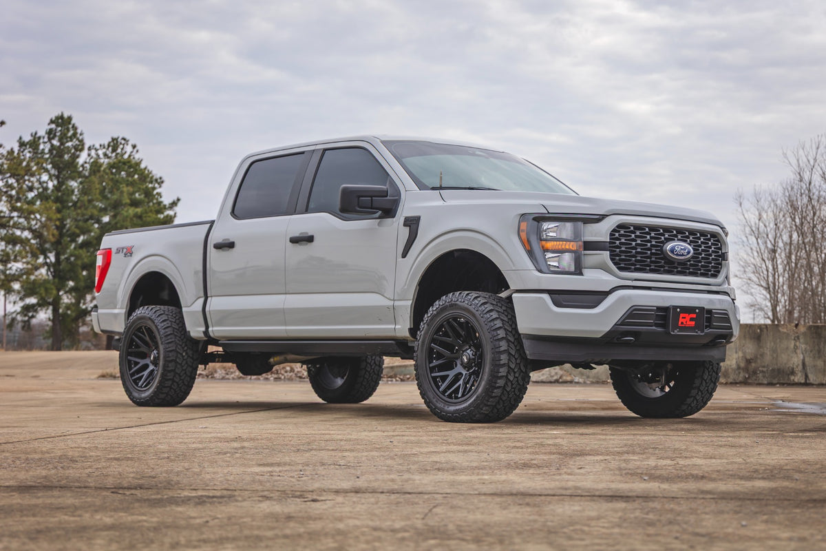 Rough Country 4 inch Lift Kit | Forged UCA | M1/M1 | No Cut | Ford F-150 4WD (2021-2026)