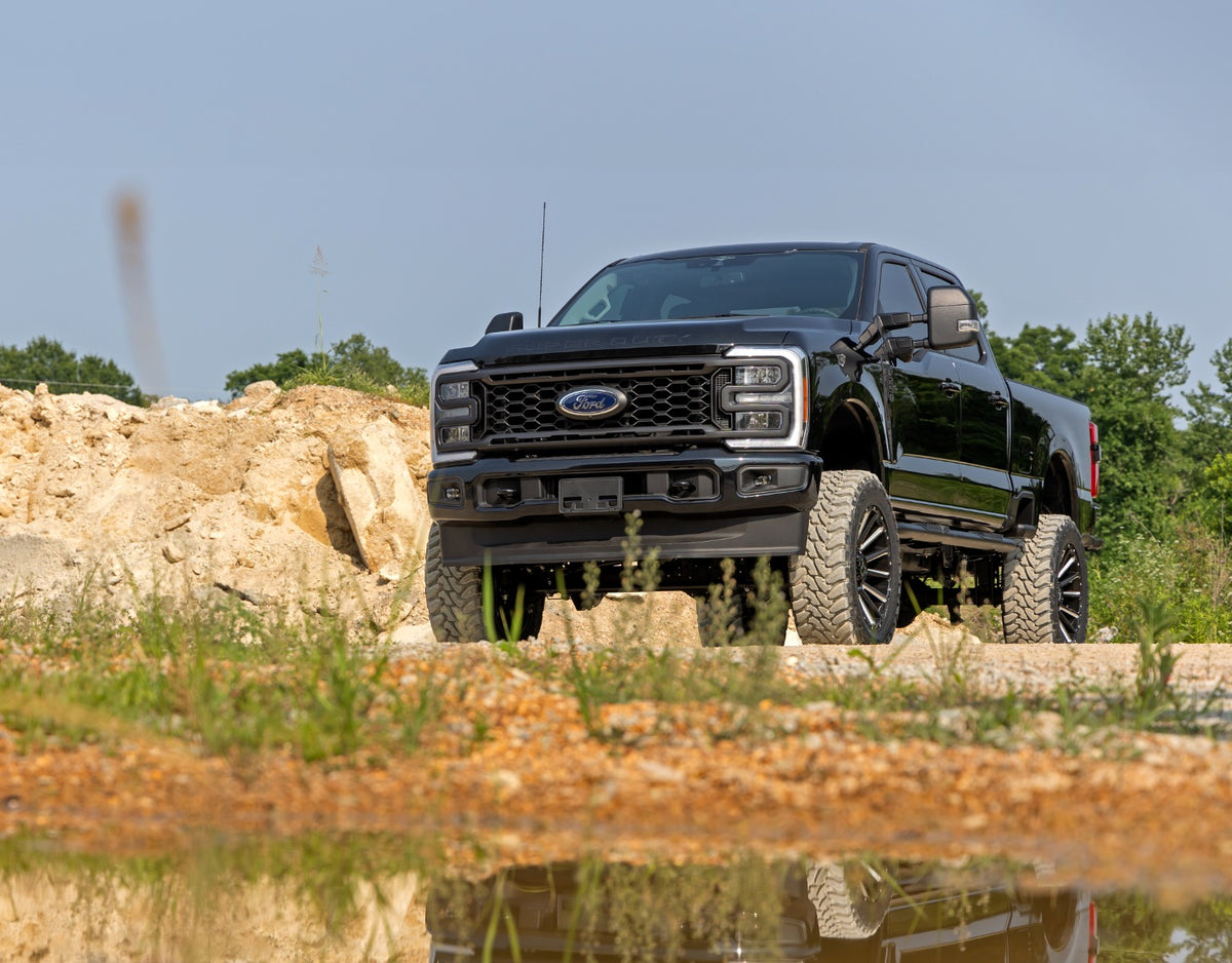 Rough Country 6 Inch Lift Kit | Gas | No OVLD | Ford F-250/F-350 Super Duty 4WD (2023-2026)