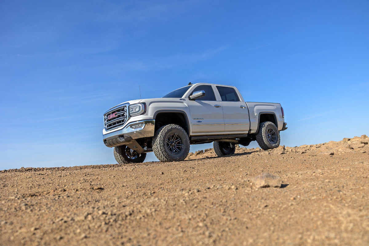 Rough Country 7 Inch Stamped Steel LCA Lift Kit | Forged UCA | Bracket | Chevy/GMC 1500 (16-18)
