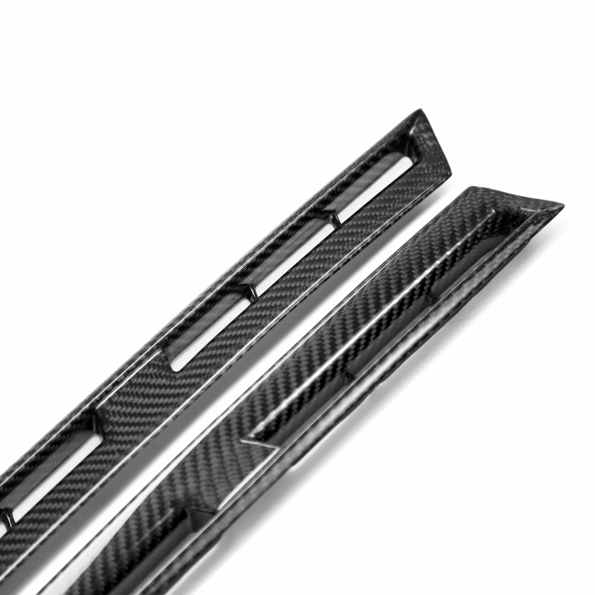 Seibon Carbon Fiber front fender ducts for 2009-2024 Nissan GT-R