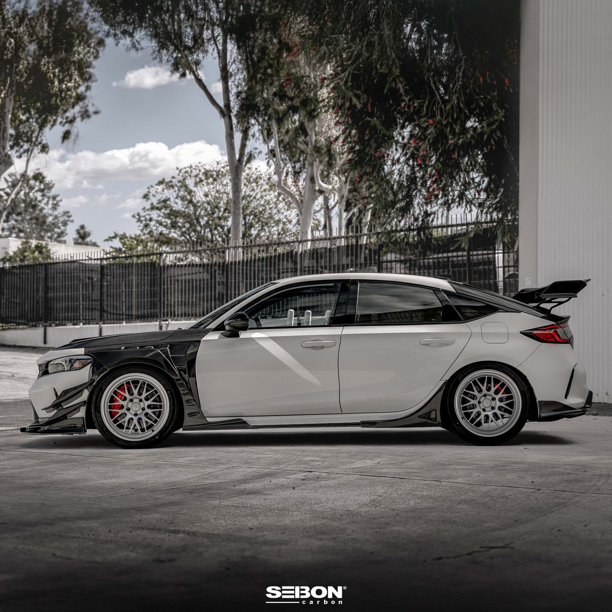Seibon MB-Style Carbon Fiber Fenders for 2023-2026 Honda Civic Type R (20mm Wider)