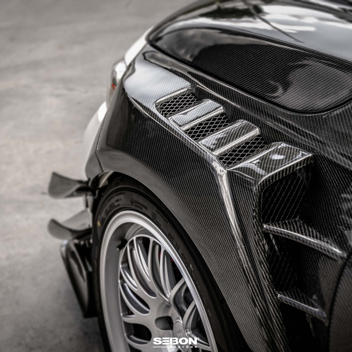 Seibon MB-Style Carbon Fiber Fenders for 2023-2026 Honda Civic Type R (20mm Wider)