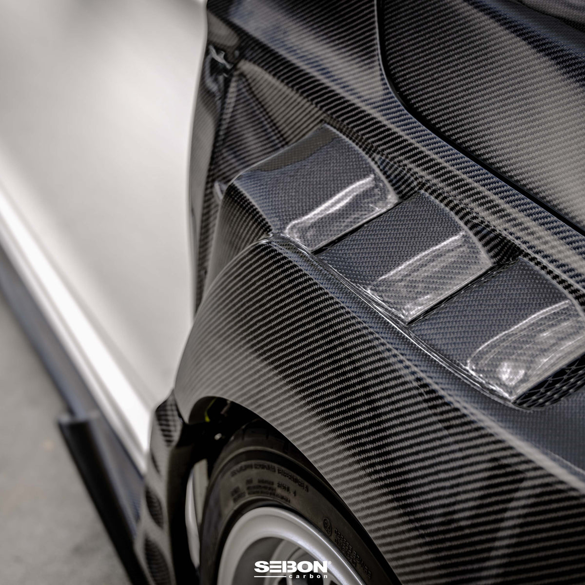 Seibon MB-Style Carbon Fiber Fenders for 2023-2026 Honda Civic Type R (20mm Wider)