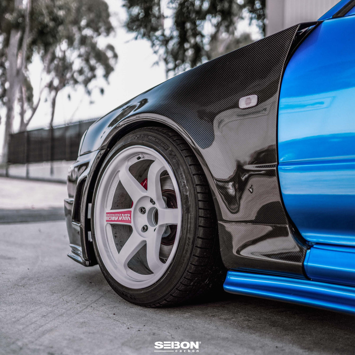 Seibon NSM-Style Carbon Fiber fenders for 1999-2002 Nissan Skyline R34 GT-R