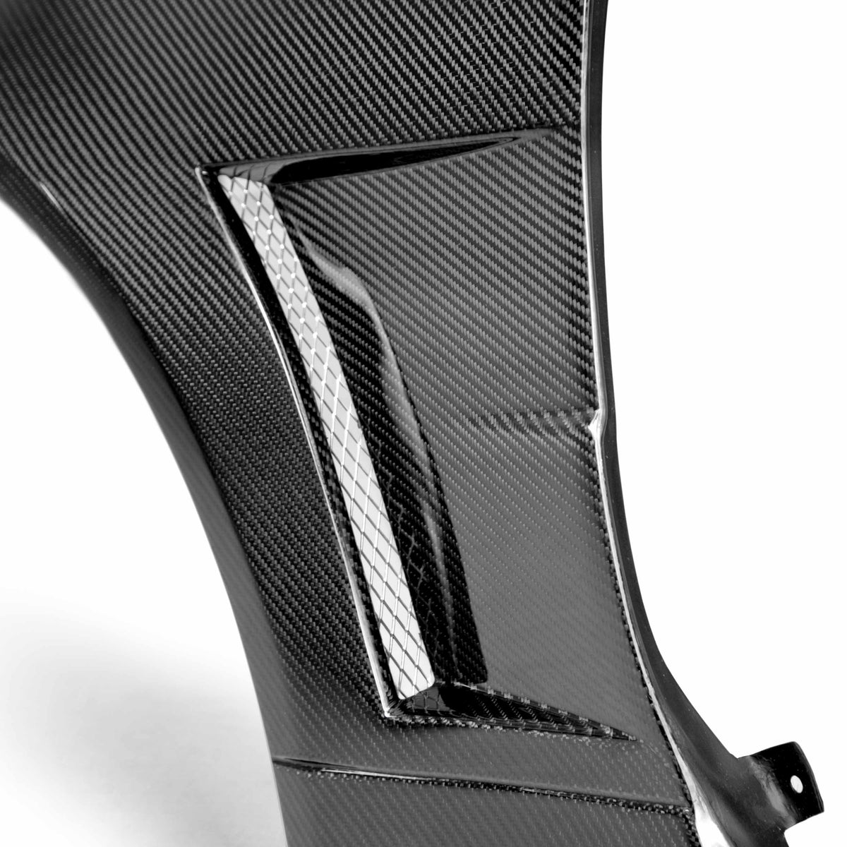 Seibon NSW-Style Carbon Fiber fenders for 1999-2001 Nissan Skyline R34 GT-R (10mm Wider)