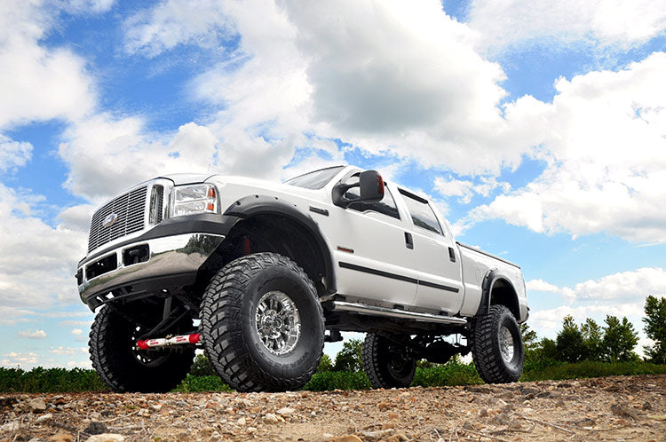 Rough Country 8 Inch Lift Kit | Ford F-250/F-350 Super Duty 4WD (1999-2004)