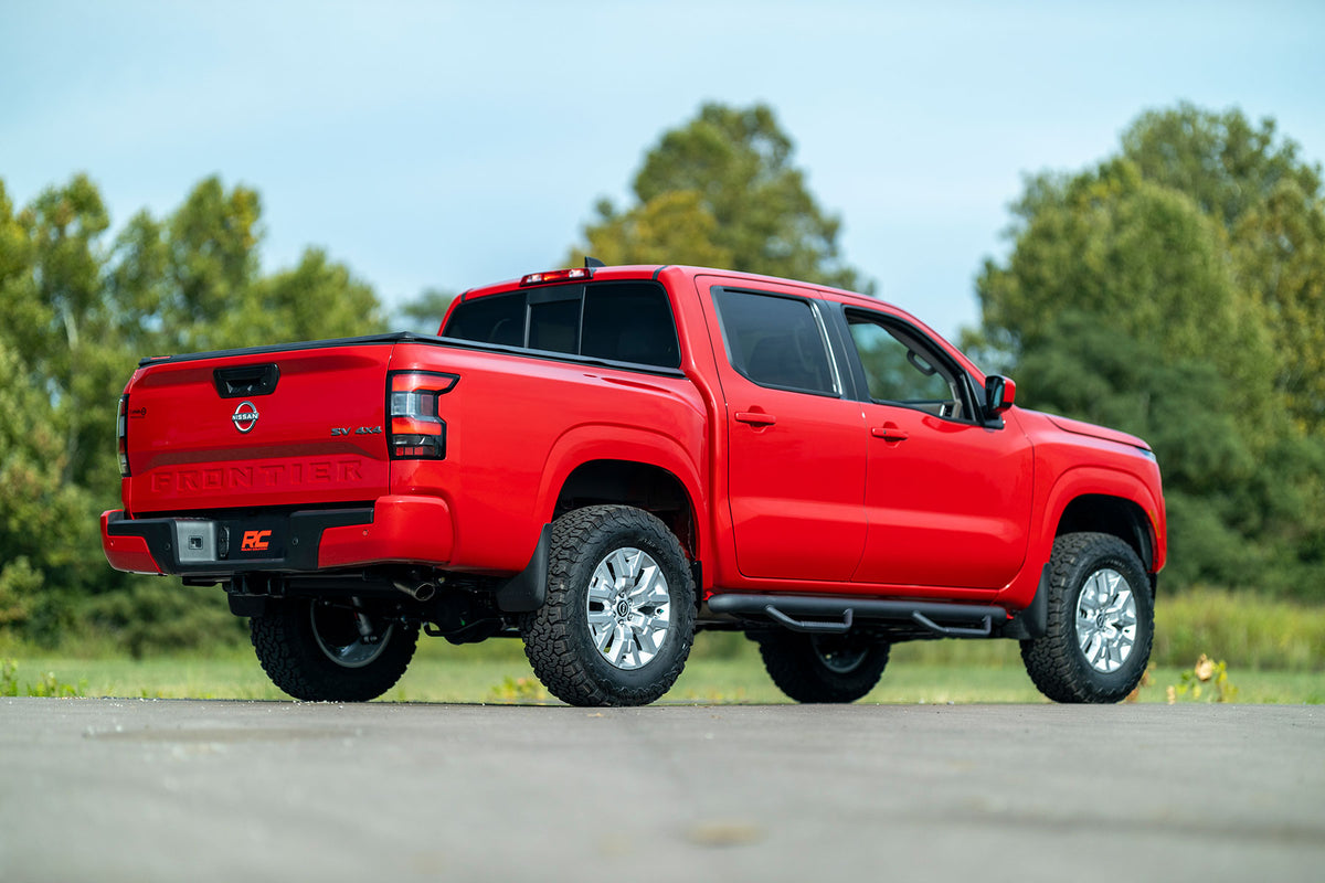 Rough Country 2.5 Inch Lift Kit | Nissan Frontier (05-26)/Xterra (05-15) 2WD/4WD