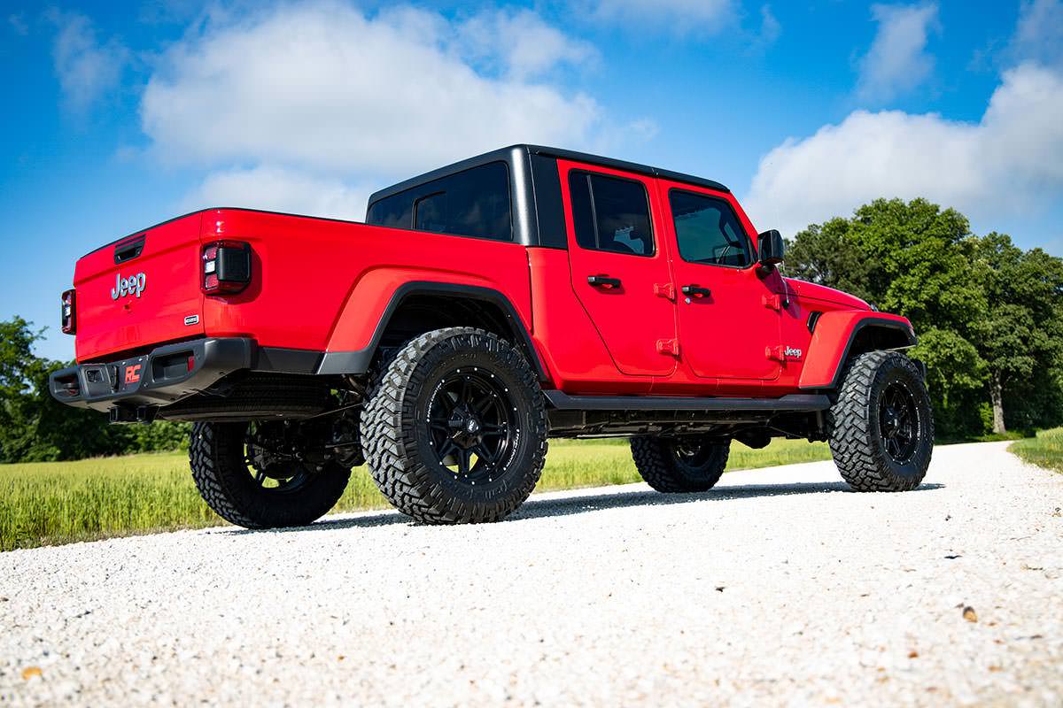 Rough Country 3.5 Inch Lift Kit | Jeep Gladiator JT 4WD (2020-2023)