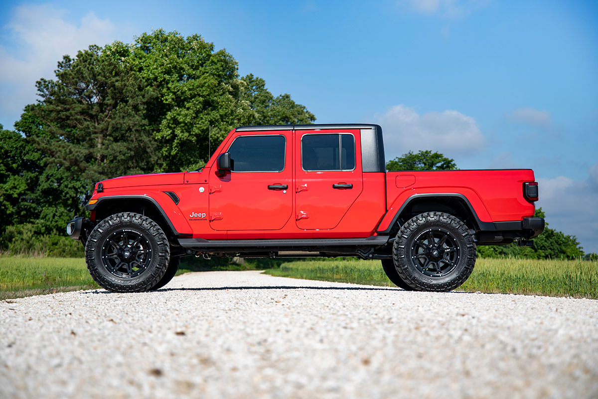 Rough Country 3.5 Inch Lift Kit | Jeep Gladiator JT 4WD (2020-2023)