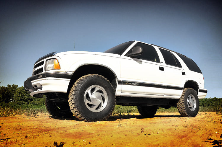 Rough Country 2.5 Inch Lift Kit | Chevy/GMC Blazer/S15 Jimmy/Sonoma 4WD