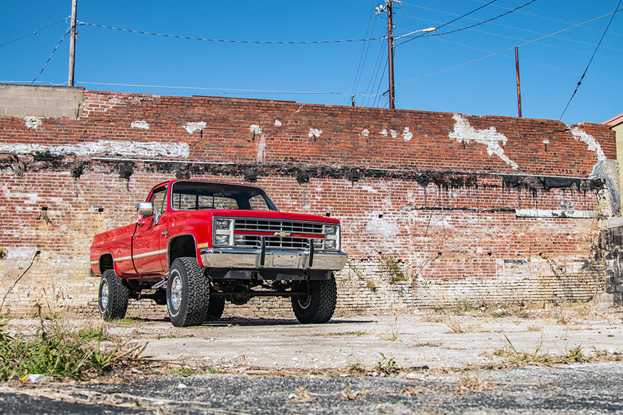 Rough Country 4 Inch Lift Kit | Chevy/GMC 3/4-Ton Suburban/C20/K20 Truck/C25/K25 Truck (73-76)