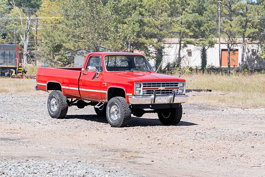 Rough Country 4 Inch Lift Kit | Chevy/GMC 3/4-Ton Suburban/C20/K20 Truck/C25/K25 Truck (73-76)