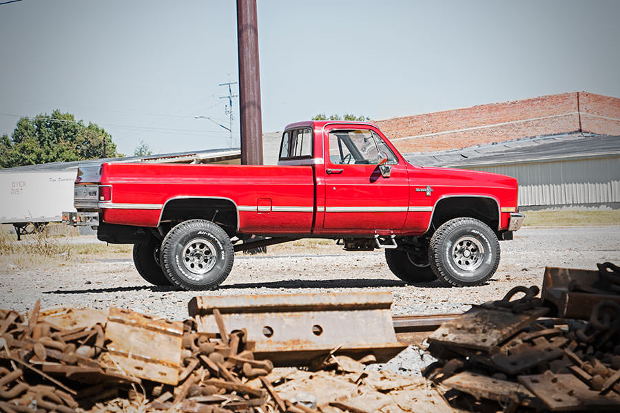 Rough Country 4 Inch Lift Kit | Chevy/GMC 3/4-Ton Suburban/C20/K20 Truck/C25/K25 Truck (73-76)