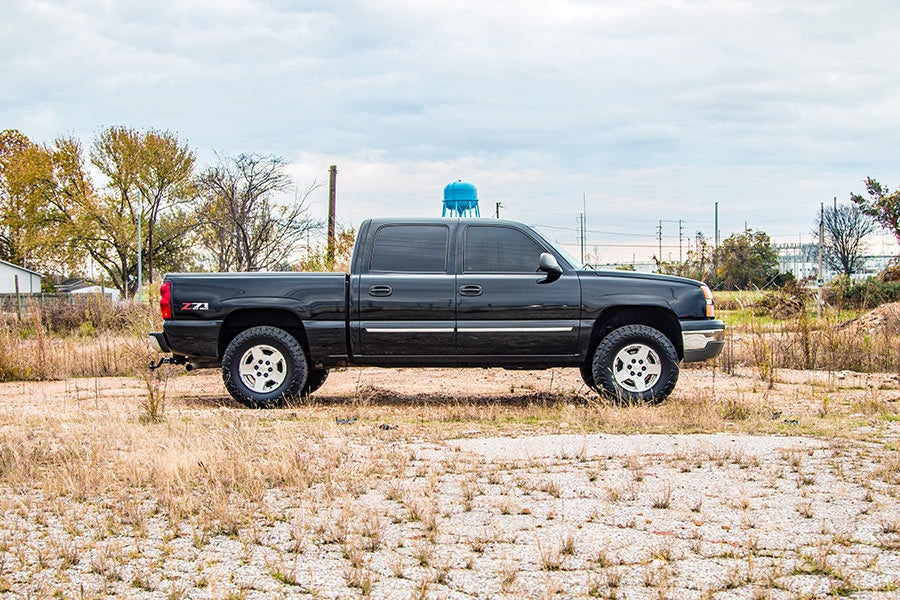 Rough Country 1.5-2 Inch Lift Kit | Chevy/GMC 1500 4WD (99-06 & Classic)