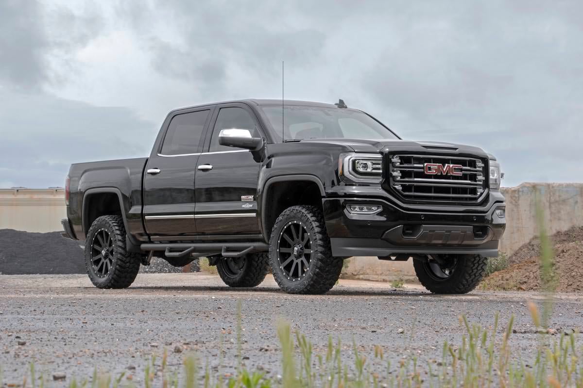 Rough Country 3.5 Inch Lift Kit | Chevy/GMC 1500 (07-16)