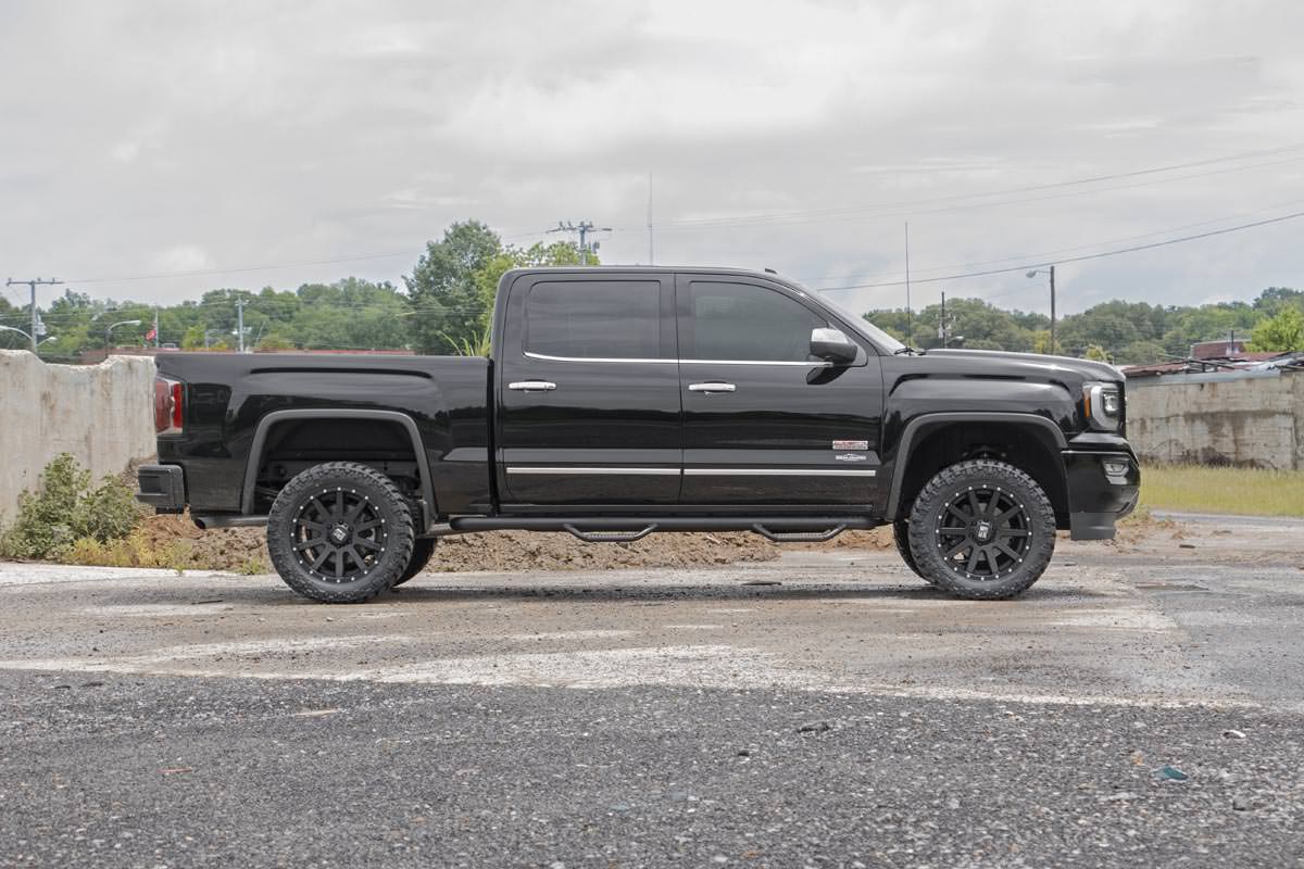 Rough Country 3.5 Inch Lift Kit | Chevy/GMC 1500 (07-16)