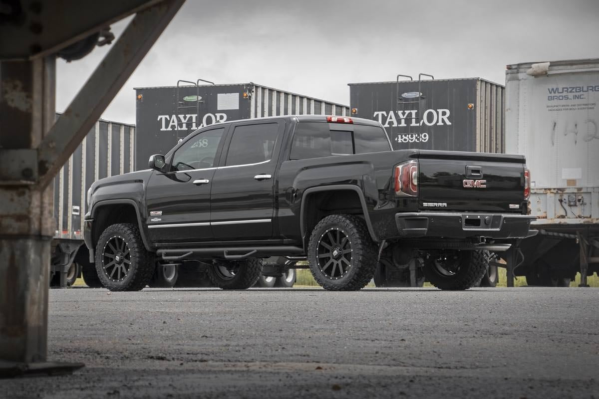 Rough Country 3.5 Inch Lift Kit | Chevy/GMC 1500 (07-16)