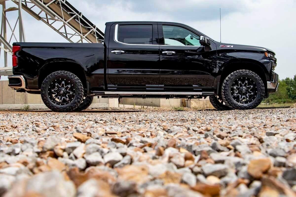 Rough Country N3 Leveling Struts | 2 Inch | Loaded Strut | Chevy/GMC SUV 1500 4WD (21-26)