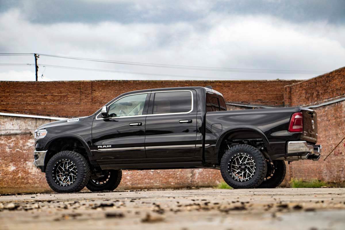 Rough Country 5 Inch Lift Kit | Air Ride | Ram 1500 4WD (2019-2024)