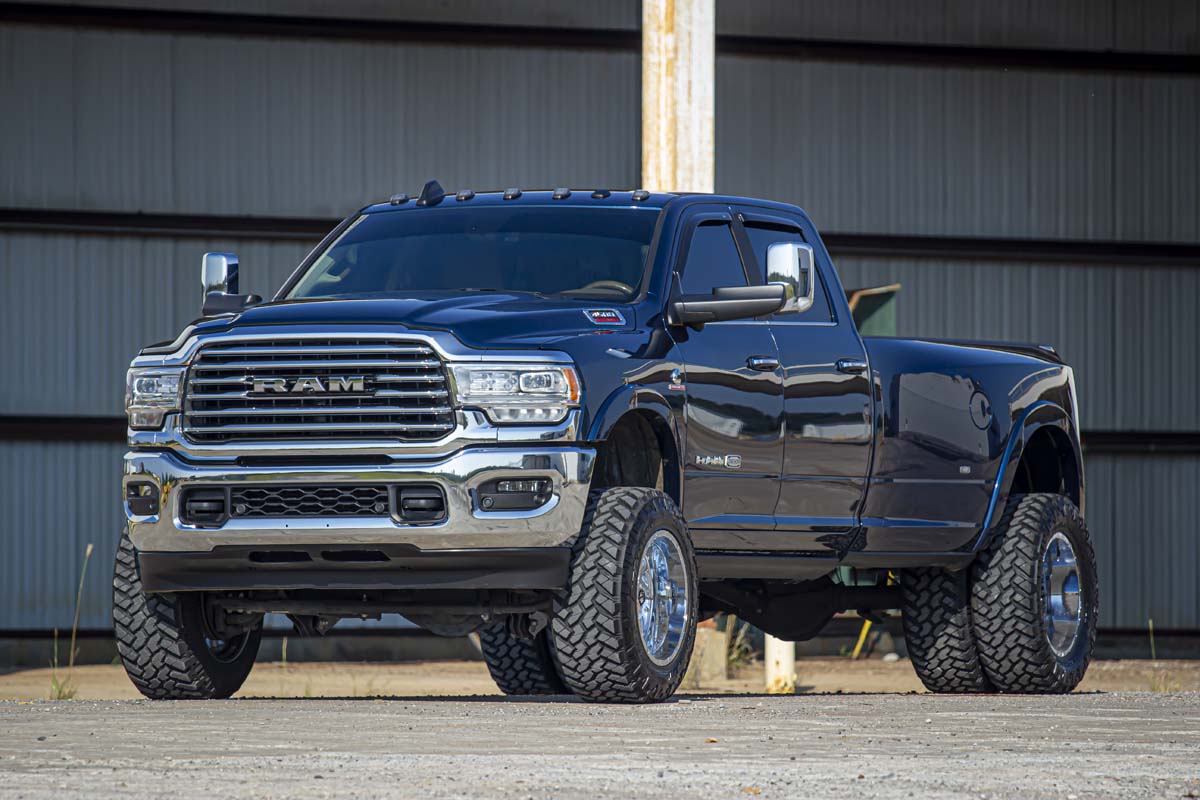 Rough Country 5 Inch Lift Kit | DRW | OE Rear Air | Ram 3500 4WD (2020-2024)