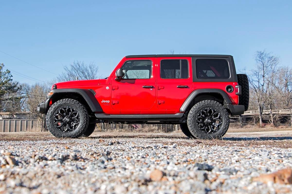 Rough Country 2.5 Inch Lift Kit | Jeep Wrangler JL/Wrangler Unlimited (24-26)
