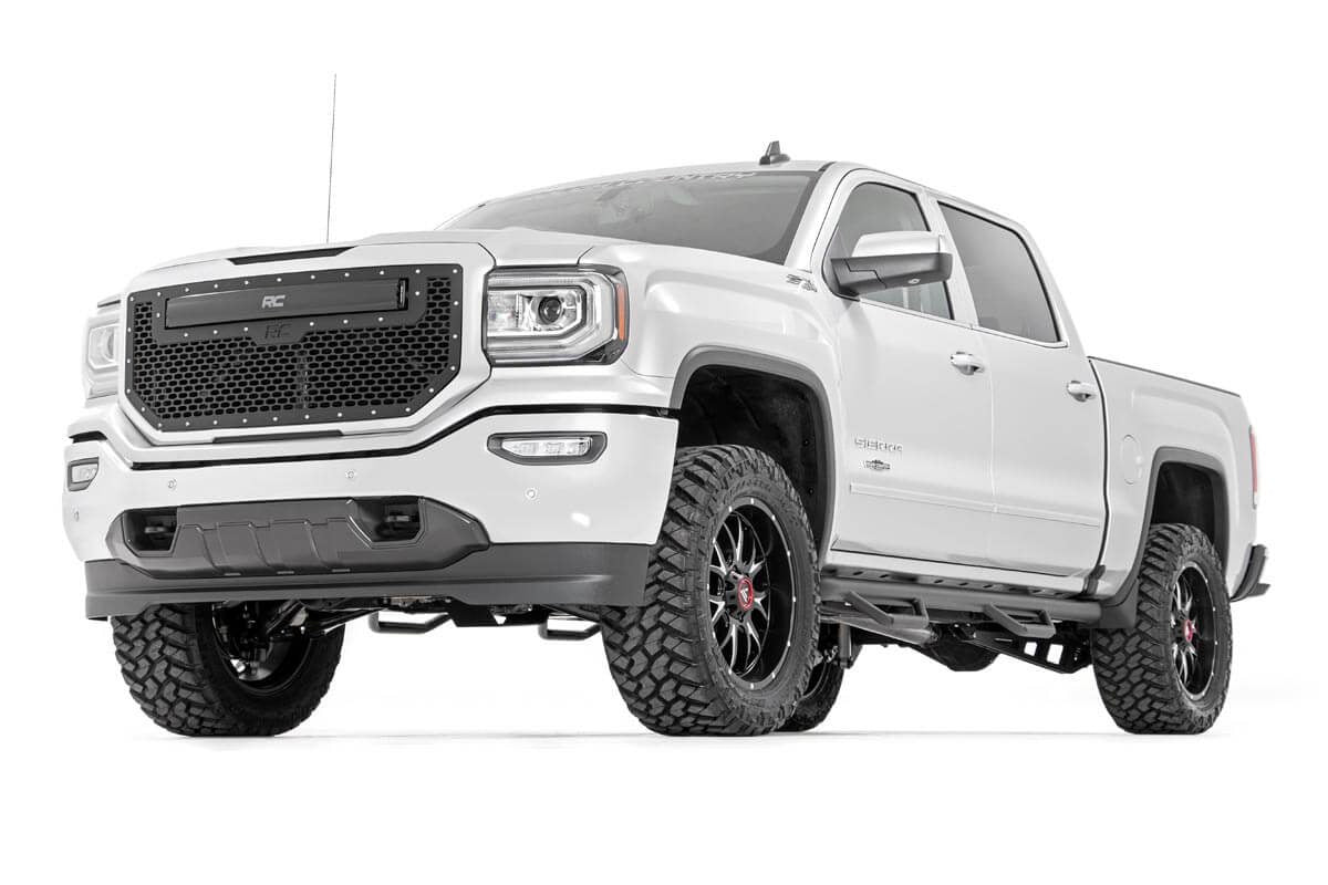 Rough Country 3.5 Inch Lift Kit | Chevy/GMC 1500 4WD (14-18)