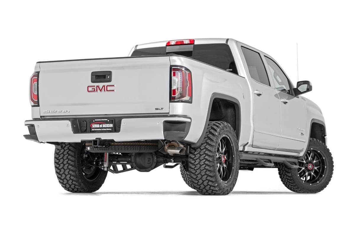 Rough Country 3.5 Inch Lift Kit | Chevy/GMC 1500 4WD (14-18)