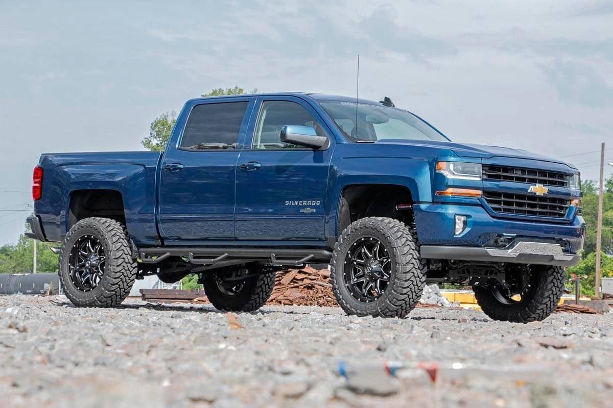 Rough Country 7 Inch Lift Kit | Chevy/GMC 1500 2WD (2014-2018)