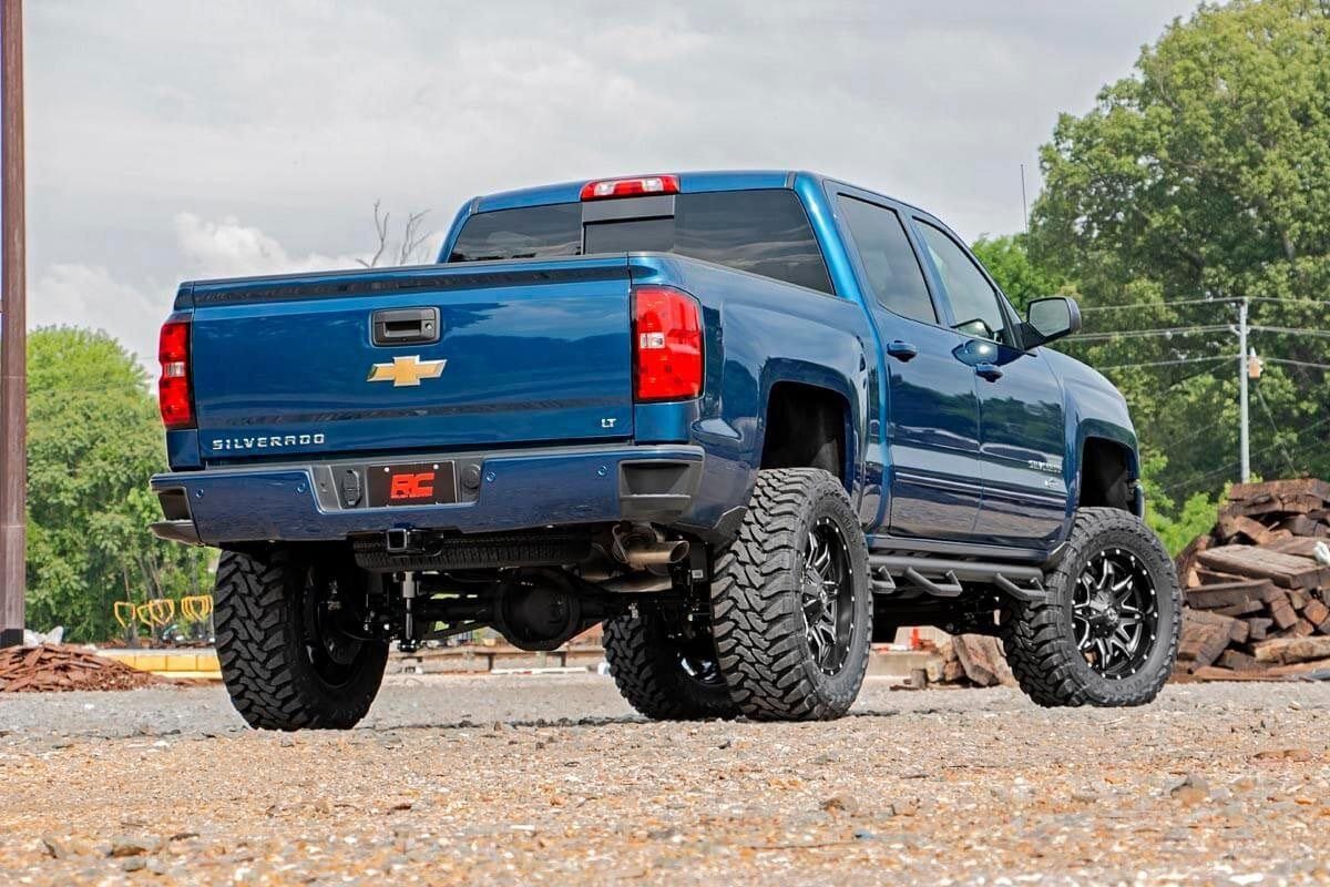 Rough Country 7 Inch Lift Kit | Chevy/GMC 1500 2WD (2014-2018)