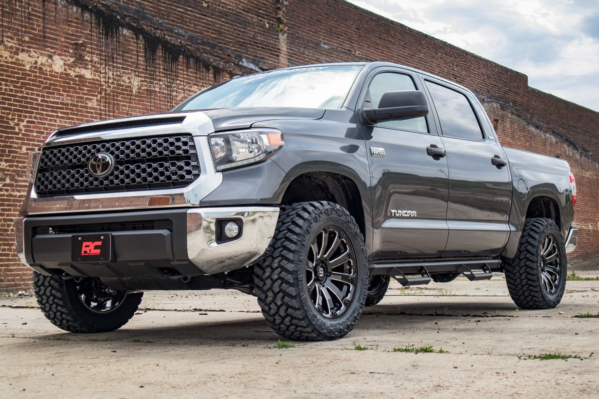Rough Country M1 Loaded Strut Pair | Monotube | 3.5in | Toyota Tundra 4WD (2007-2021)