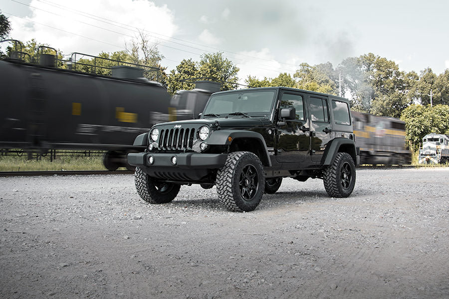 Rough Country 2.5 Inch Lift Kit | 4-Door | Jeep Wrangler JK 2WD/4WD (2007-2018)